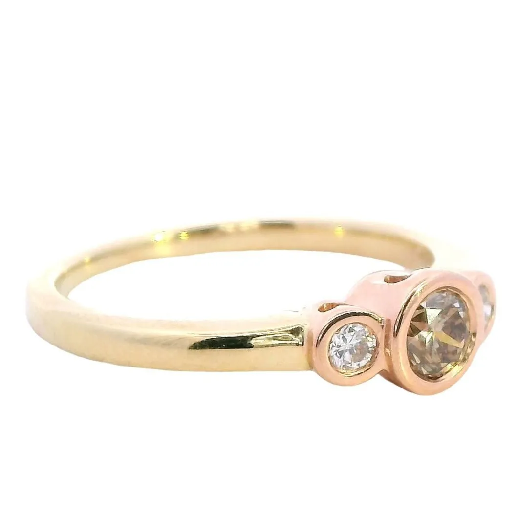 Luxurious 18ct Gold Diamond Ring - Timeless Elegance!