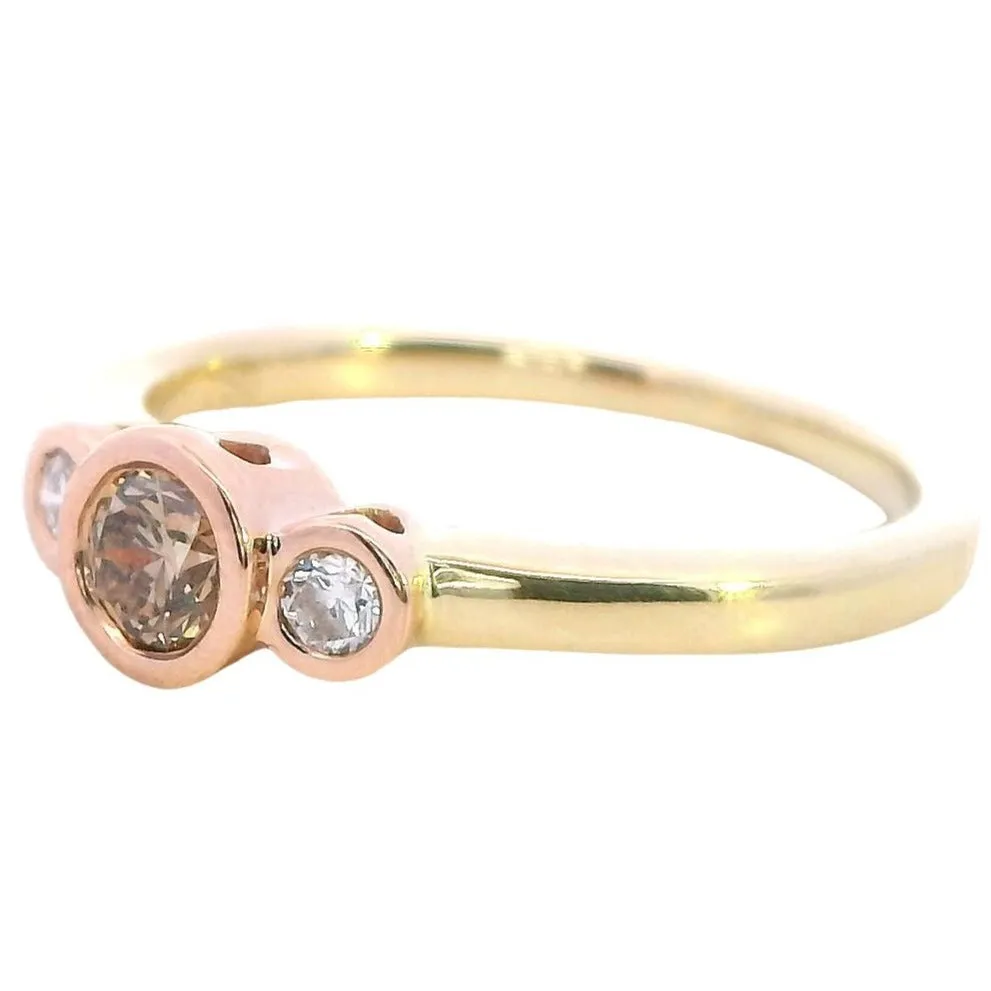 Luxurious 18ct Gold Diamond Ring - Timeless Elegance!