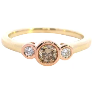 Luxurious 18ct Gold Diamond Ring - Timeless Elegance!