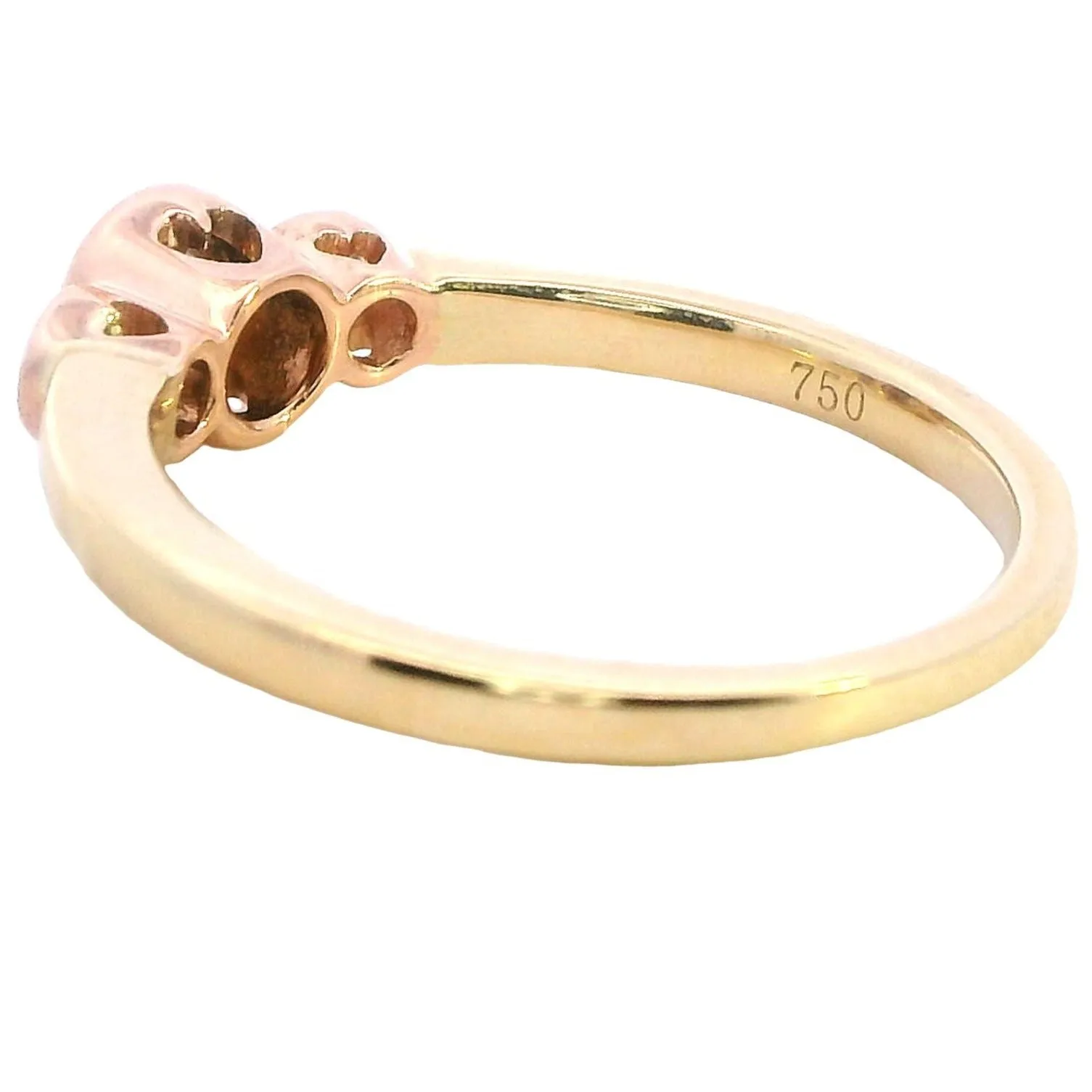 Luxurious 18ct Gold Diamond Ring - Timeless Elegance!