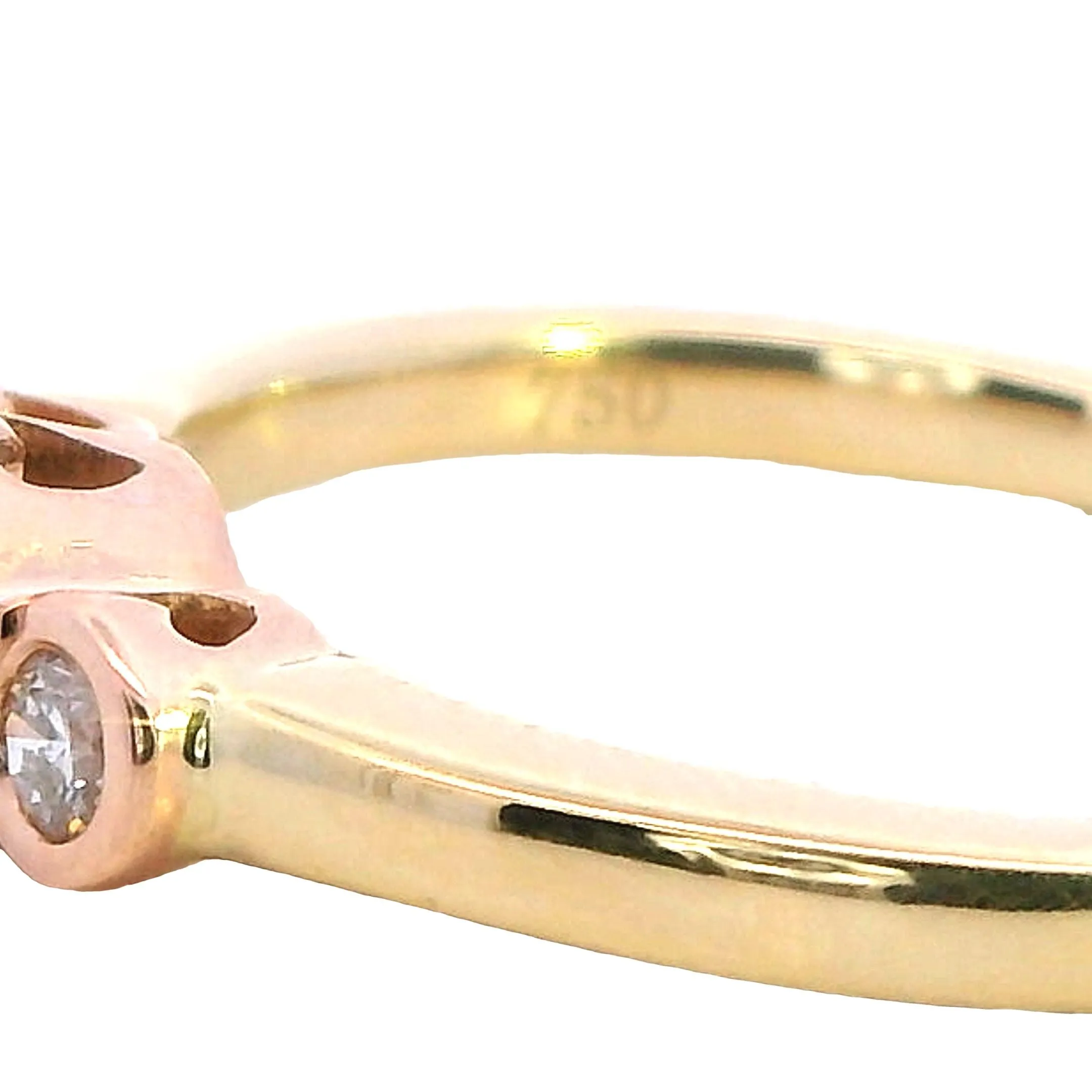 Luxurious 18ct Gold Diamond Ring - Timeless Elegance!