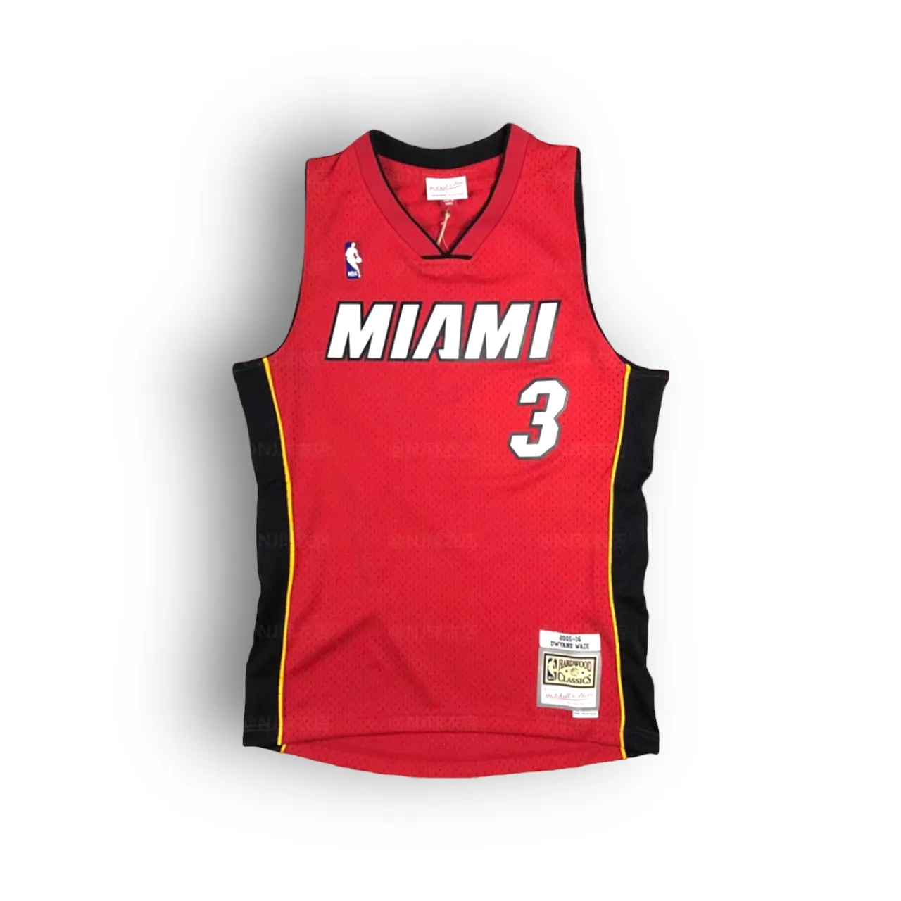 Mitchell and Ness Dwyane Wade Miami Heat 2005-2006 Alternate Swingman Jersey - Red