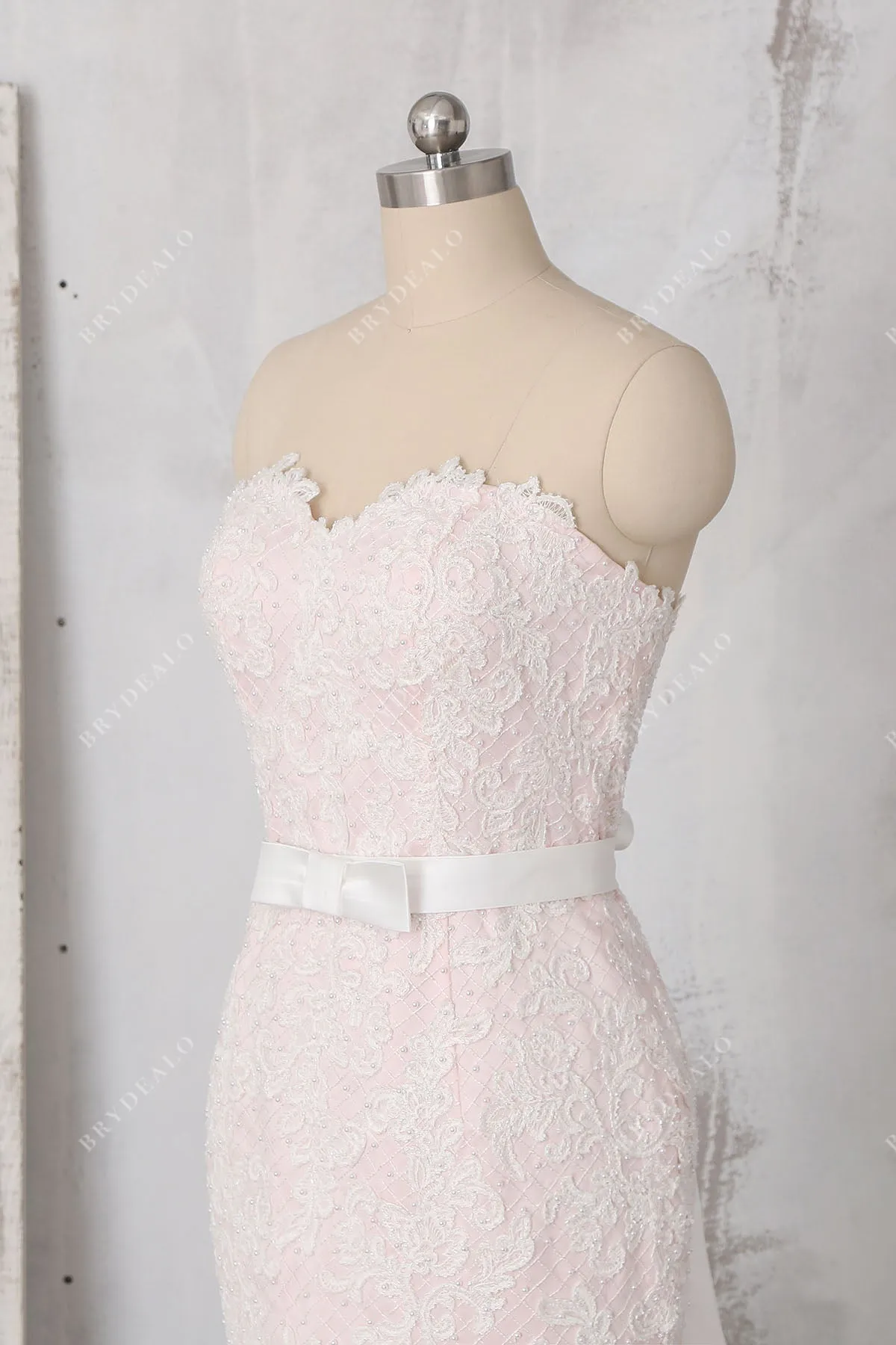 Strapless Beaded Lace Ruffled Organza Trumpet Pearl Pink Wedding Dress