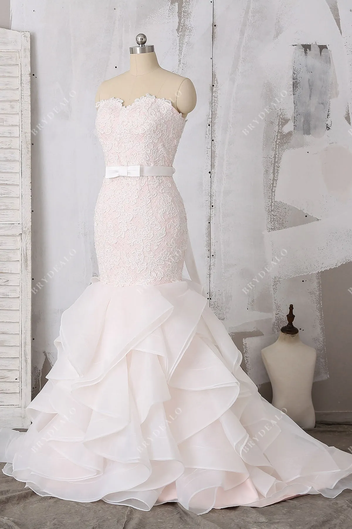 Strapless Beaded Lace Ruffled Organza Trumpet Pearl Pink Wedding Dress